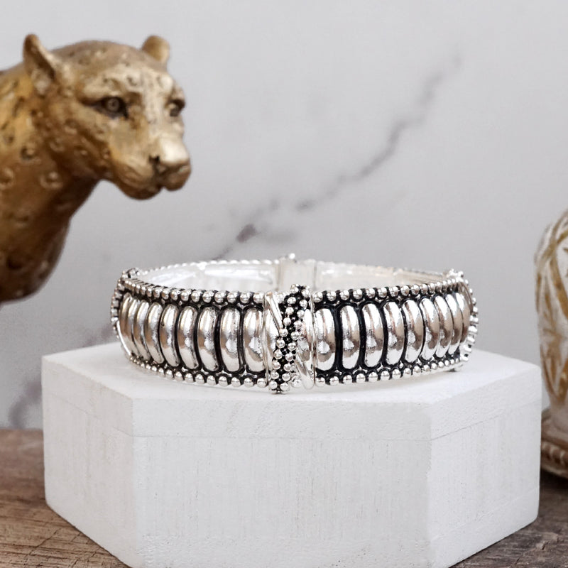 Silver Tides – Ribbed Wide Stretch Bangle
