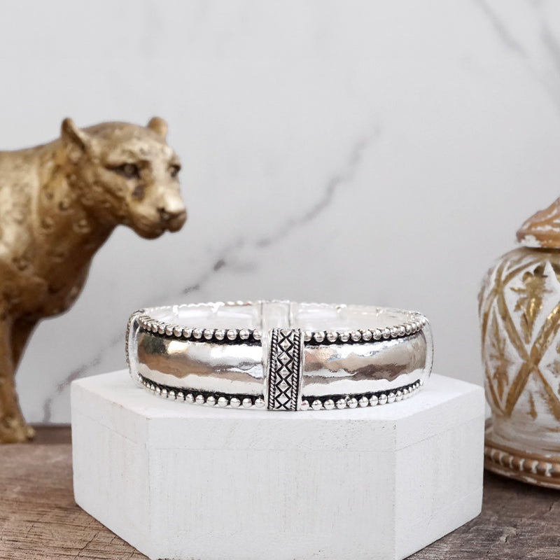 Heritage Shine – Wide Hammered Stretch Bangle