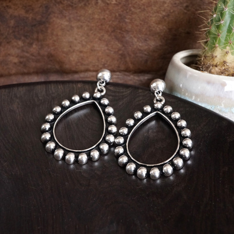 Western Teardrop Bubble Dangle Earrings – Worn Silver Tone