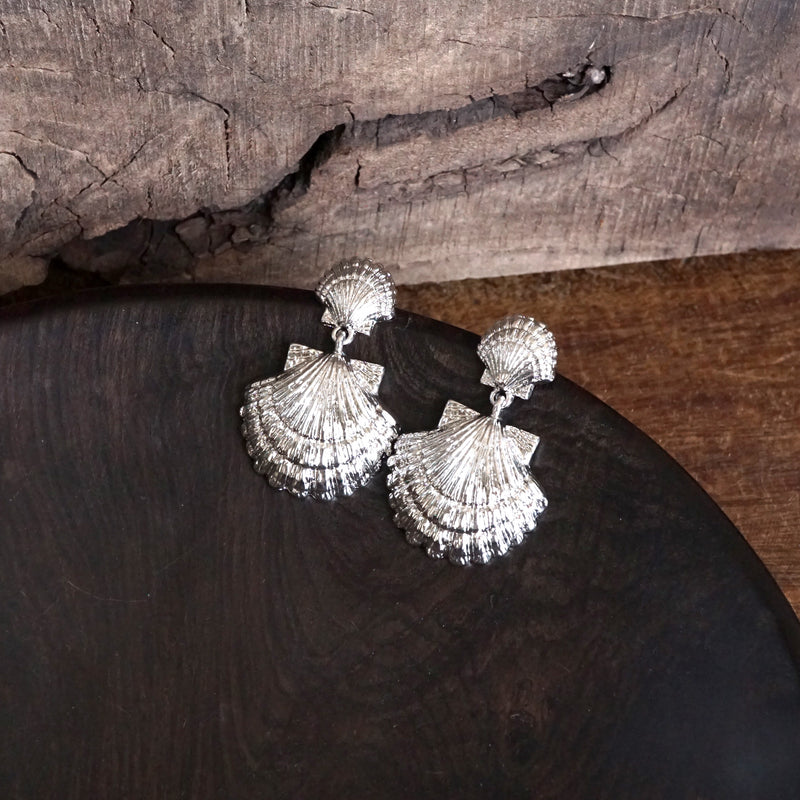 Sea Life Coastal Shells Earrings – Silver Tone