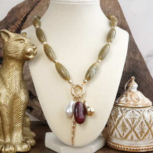 Sculpted Harmony – Bold Beaded Cluster Pendant Necklace