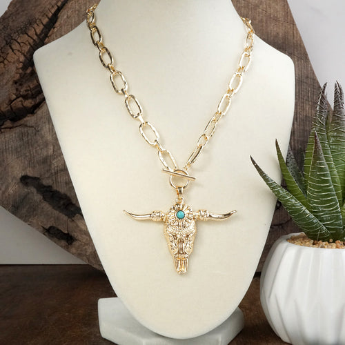 Western Spirit – Hammered Paperclip Chain Necklace with Steer Head Pendant