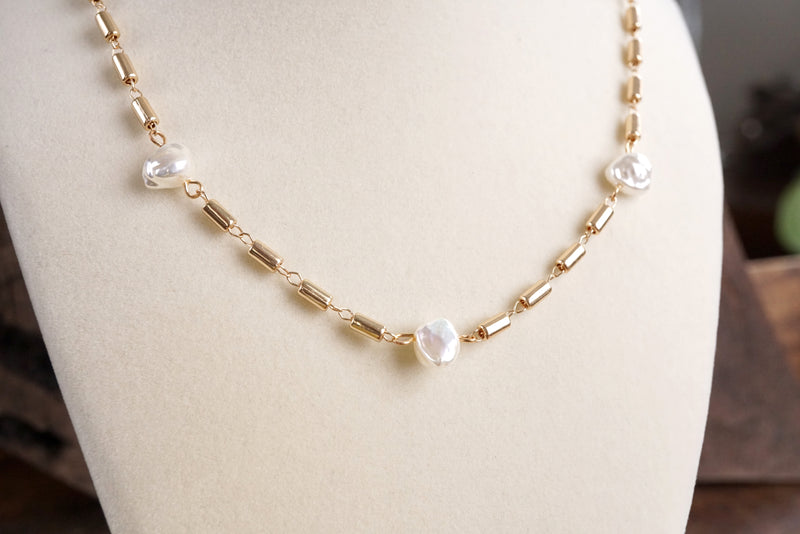 Classic Bar Chain & Organic Pearls Necklace – Gold Tone