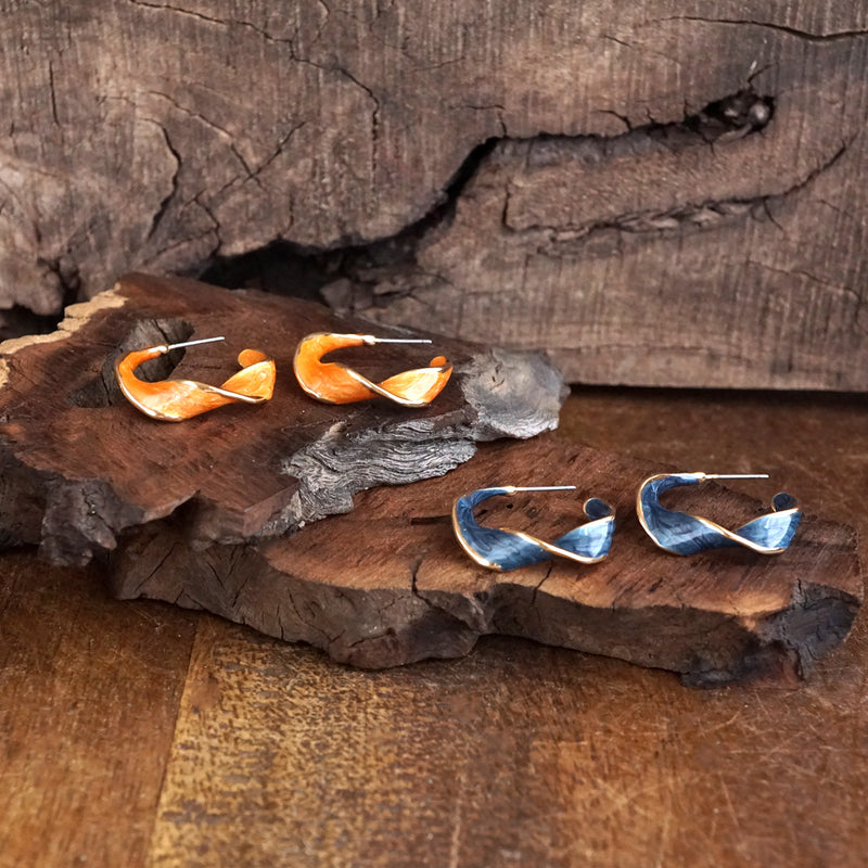 Whirl & Glow – Twisted Ribbon Enamel Hoops