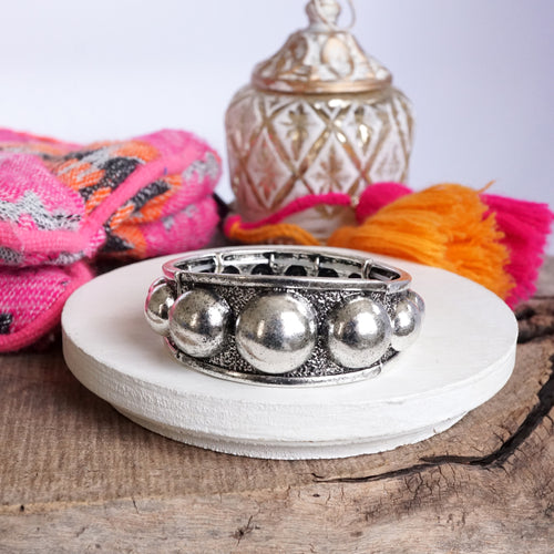 Silver Dusk – Tapered Bubbles Western Bangle