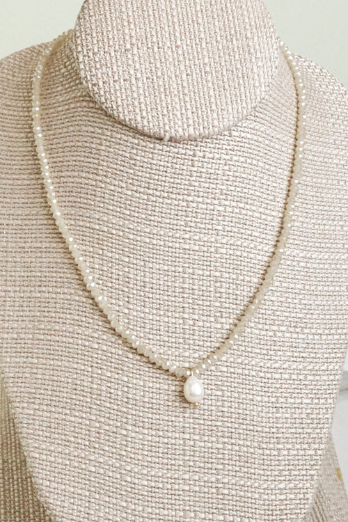 Short Necklace Glass Beads Freshwater Pearl pendant Beige