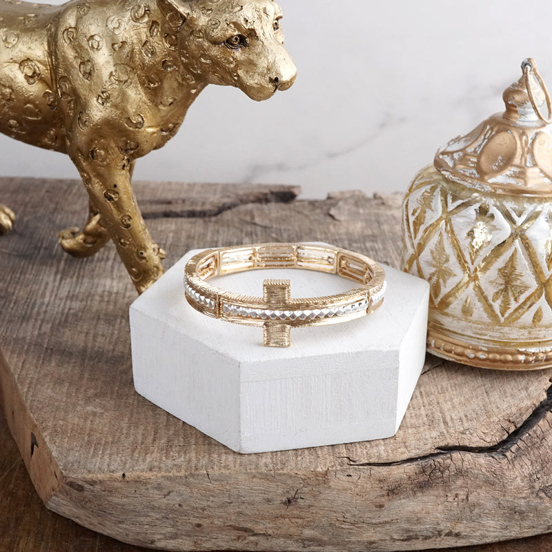 Golden Balance – Minimalist Sideways Cross Stretch Bangle