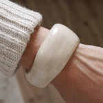 Warm Whisper – Chunky Resin Statement Bangle