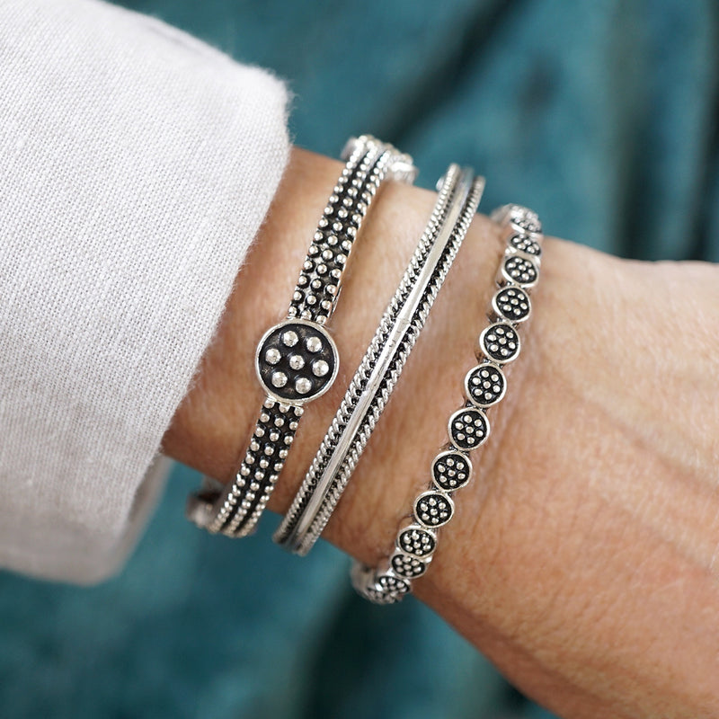 Prairie Glow – Western Stretchy Silver Bangle Bracelet