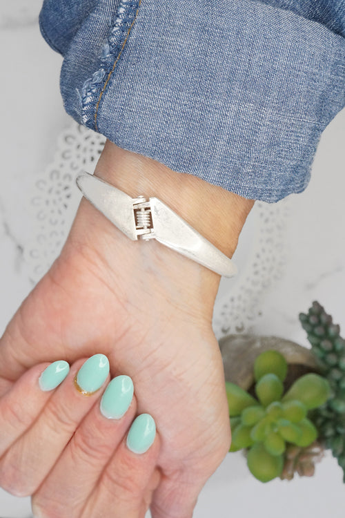 Timeless tie design cuff Bracelet Bangle in silver tone with hinge