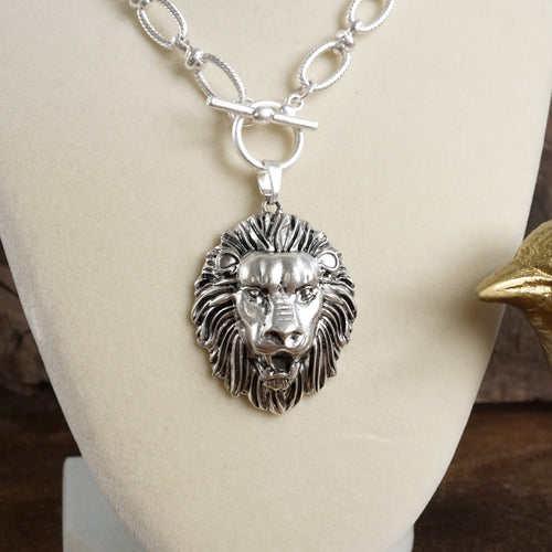 Lion Head Front Toggle Statement Necklace – Silver Tone