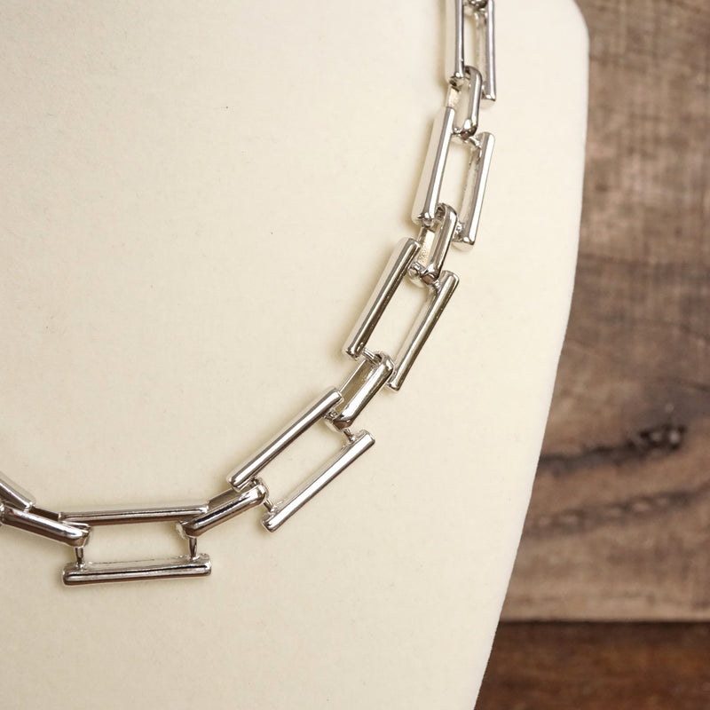 Urban Edge – Chunky Flat Rectangle Link Necklace in Silver Tone