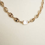 Short Anchor Chain Necklace with Emerald-Cut Crystal – Gold or Silver