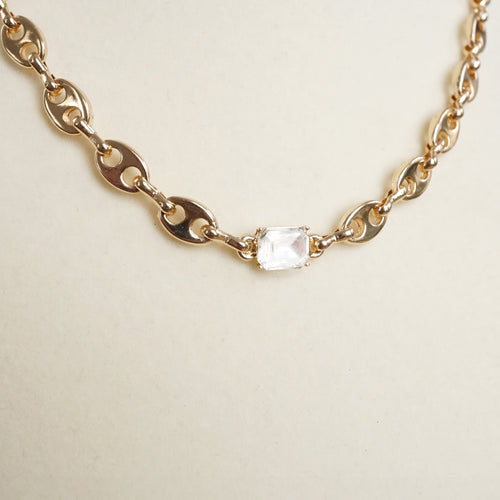 Short Anchor Chain Necklace with Emerald-Cut Crystal – Gold or Silver