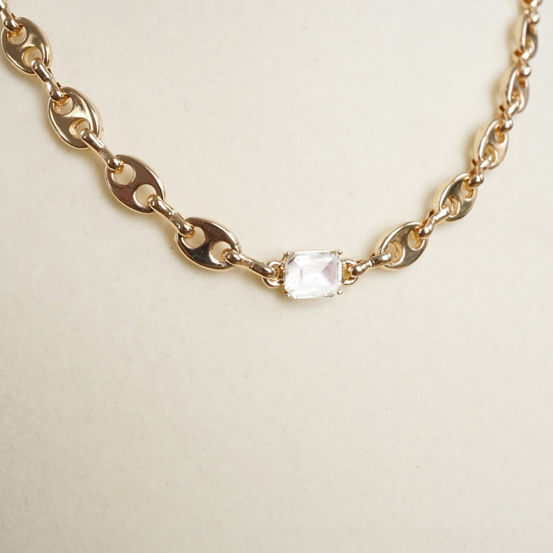 Short Anchor Chain Necklace with Emerald-Cut Crystal – Gold or Silver