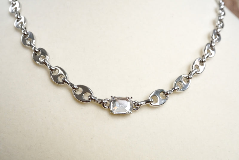 Short Anchor Chain Necklace with Emerald-Cut Crystal – Gold or Silver