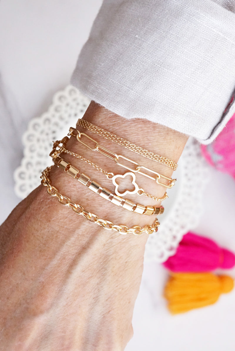 Golden Strands – Clover Charms 5-in-1 Multi-Layer Chain Bracelet with