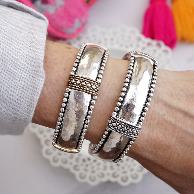 Heritage Shine – Wide Hammered Stretch Bangle