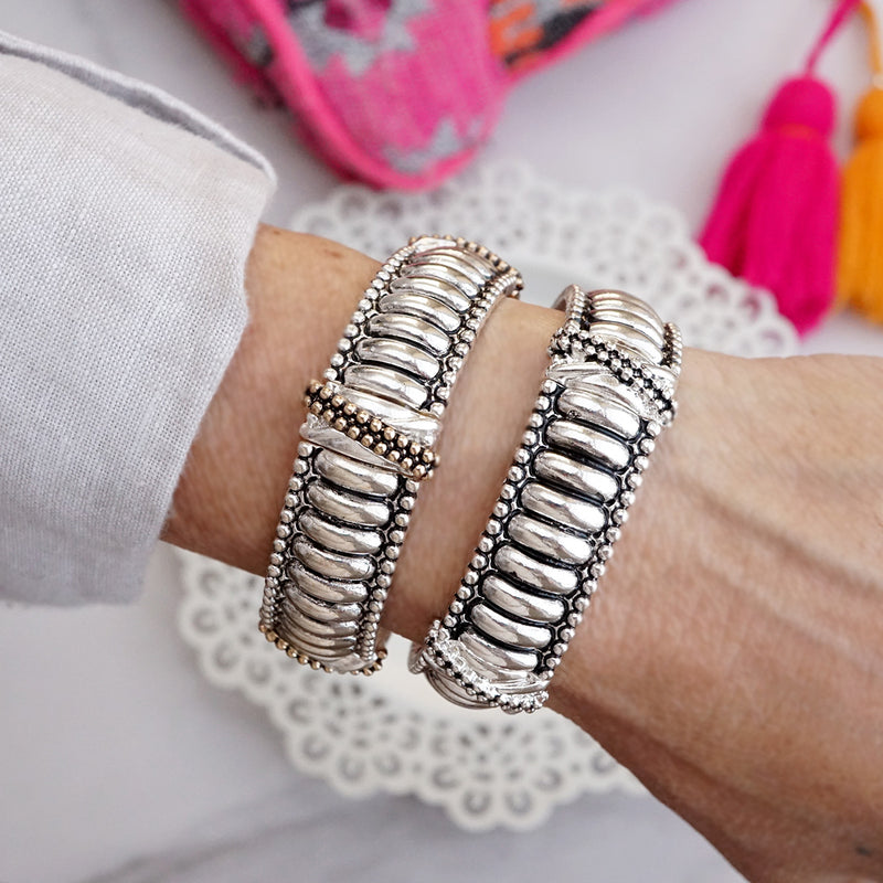 Silver Tides – Ribbed Wide Stretch Bangle
