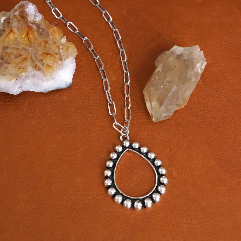 Western Teardrop Bubble Necklace – Worn Silver Tone